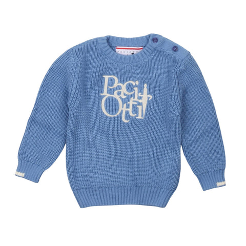 Pulóver infantil azulado de punto con cuello redondo, botones en el hombro y logotipo bordado.